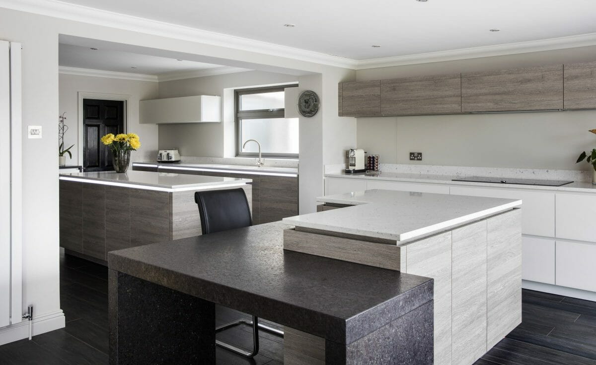 Ashley_jay_day3 (6 of 24) TWIN ISLAND WOOD AND WHITE KITCHEN (CHICHESTER)