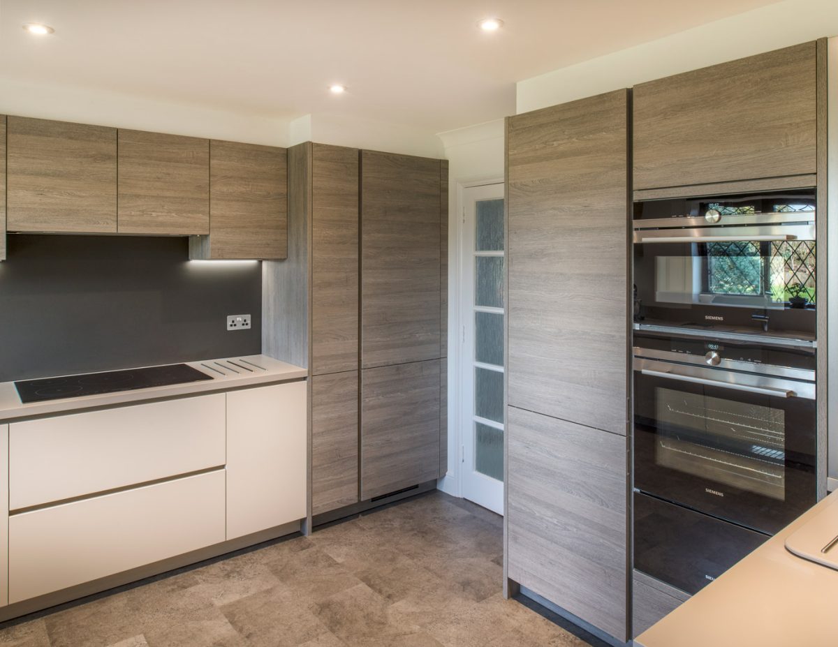 Wooden & Gloss Kitchen