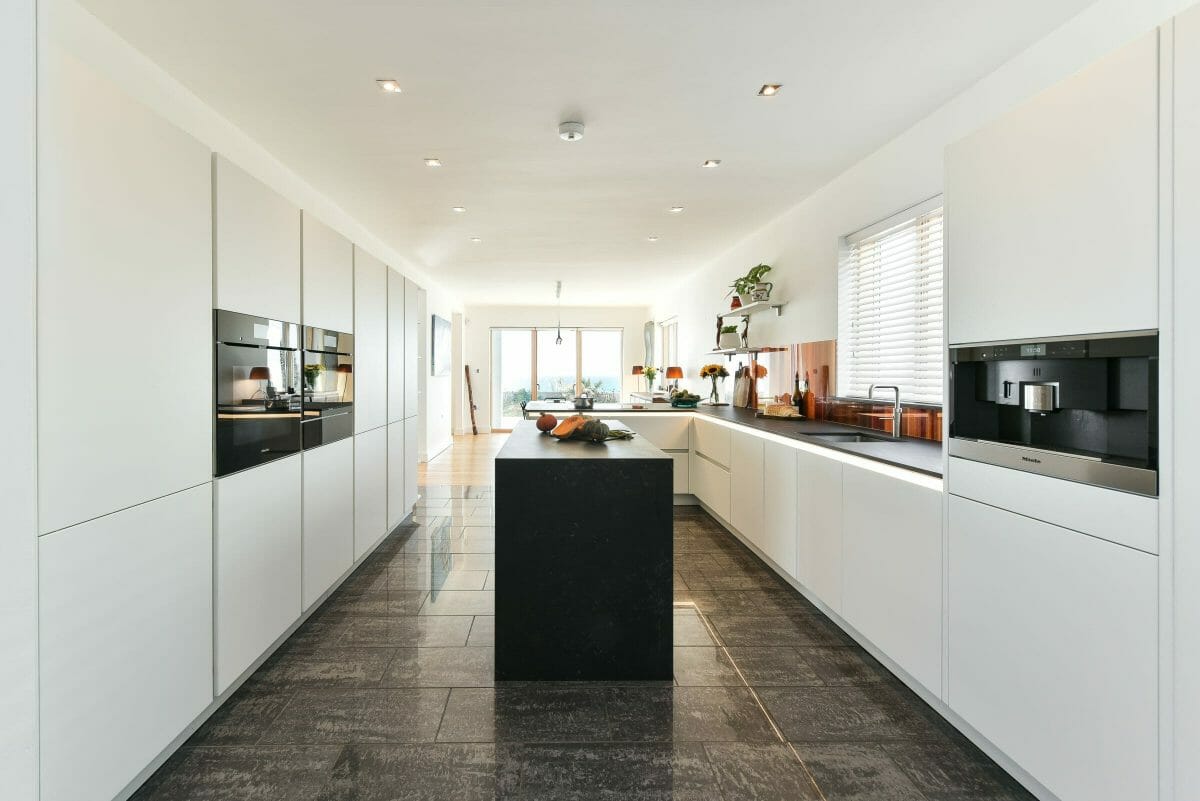 Luxury Seaside Kitchen & Stone Clad Island Luxury Seaside Kitchen & Stone Clad Island